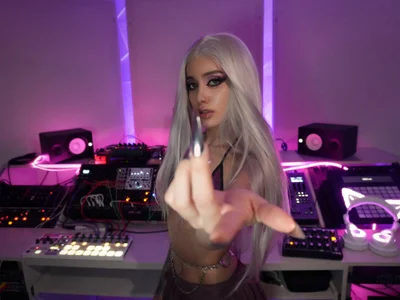 Iam_elii1 video