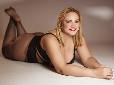 AliiceJones webcam livesex profile in sex-toy cams